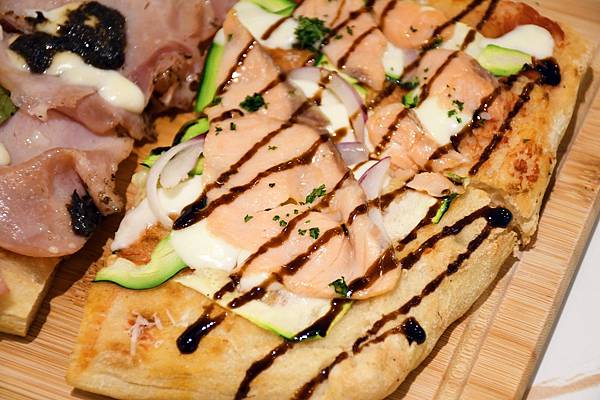 沒去過義大利羅馬？也要吃過羅馬披薩！高雄羅馬披薩至聖店Rom’antica Pizza用料實在～