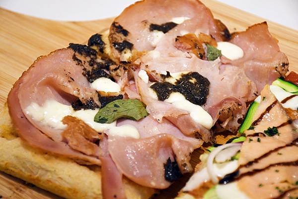 沒去過義大利羅馬？也要吃過羅馬披薩！高雄羅馬披薩至聖店Rom’antica Pizza用料實在～