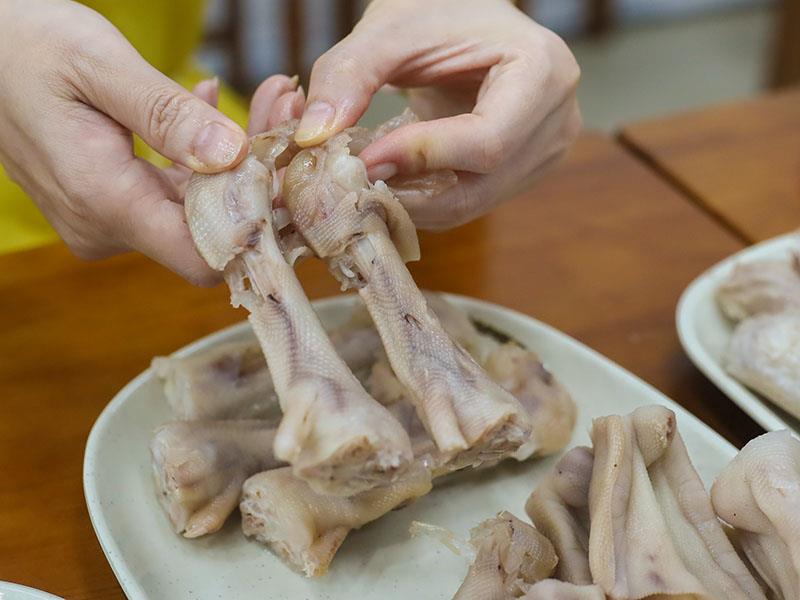 超夯鵝肉便當插旗頭份!鵝肉飯便當90元起,隱藏版涼拌鵝腸必點。