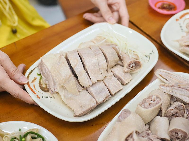 超夯鵝肉便當插旗頭份!鵝肉飯便當90元起,隱藏版涼拌鵝腸必點。