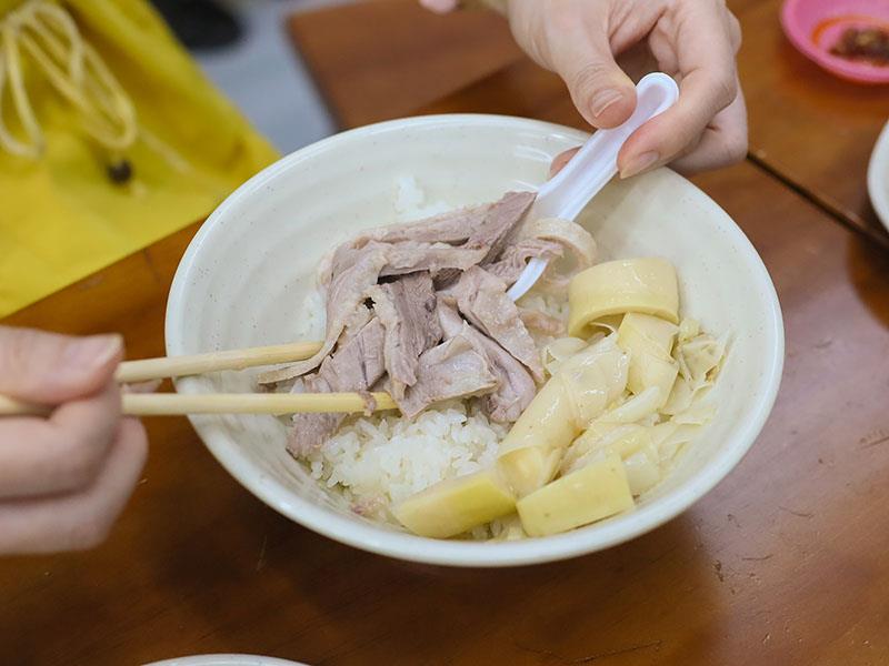 超夯鵝肉便當插旗頭份!鵝肉飯便當90元起,隱藏版涼拌鵝腸必點。