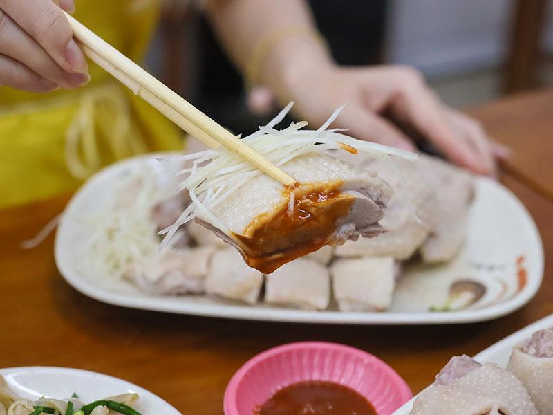 超夯鵝肉便當插旗頭份!鵝肉飯便當90元起,隱藏版涼拌鵝腸必點。