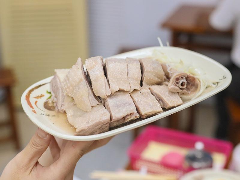 超夯鵝肉便當插旗頭份!鵝肉飯便當90元起,隱藏版涼拌鵝腸必點。