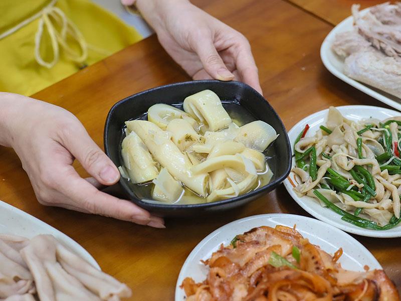 超夯鵝肉便當插旗頭份!鵝肉飯便當90元起,隱藏版涼拌鵝腸必點。