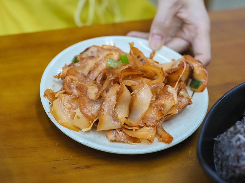 超夯鵝肉便當插旗頭份!鵝肉飯便當90元起,隱藏版涼拌鵝腸必點。