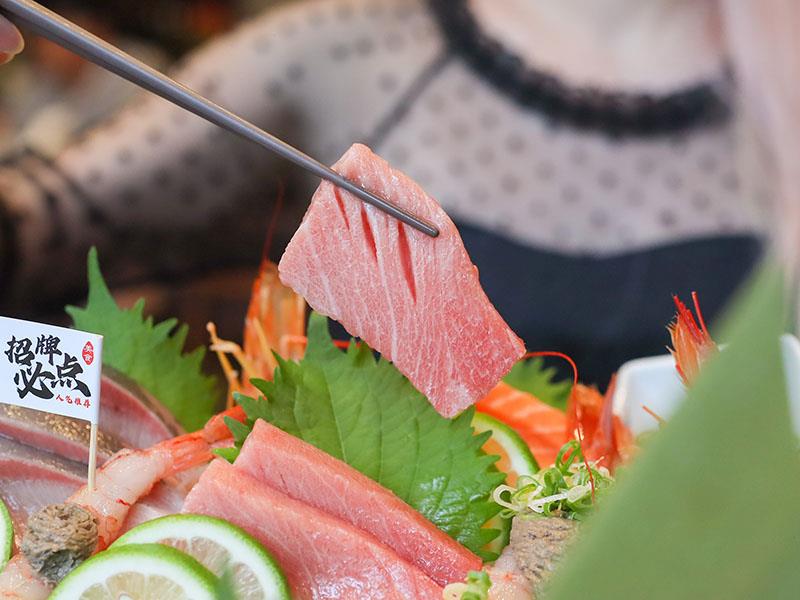 竹北日本料理！金賞壽司隘口店插旗竹北高鐵，豪華船型刺身推薦必吃。