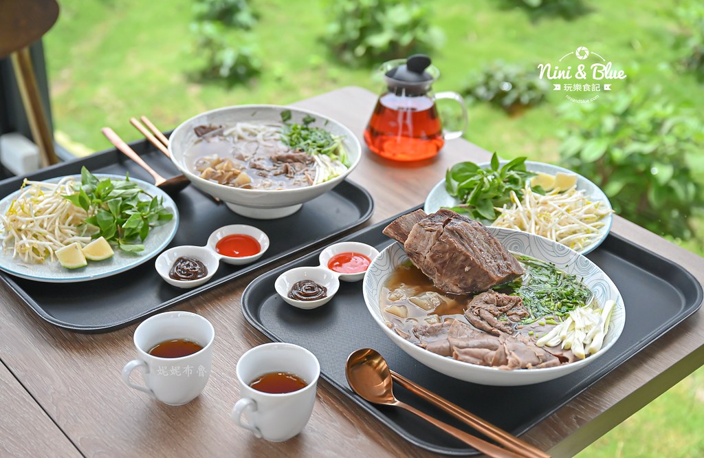 兩兄弟美式河粉，超狂牛肉湯頭濃郁到上癮！紅玉紅茶免費暢飲