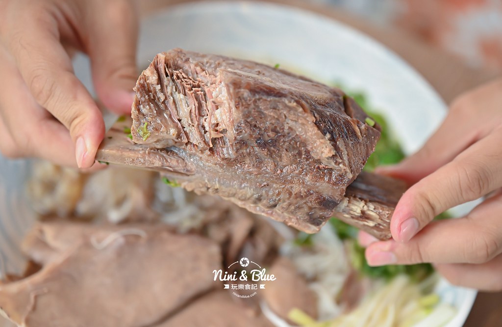 兩兄弟美式河粉，超狂牛肉湯頭濃郁到上癮！紅玉紅茶免費暢飲