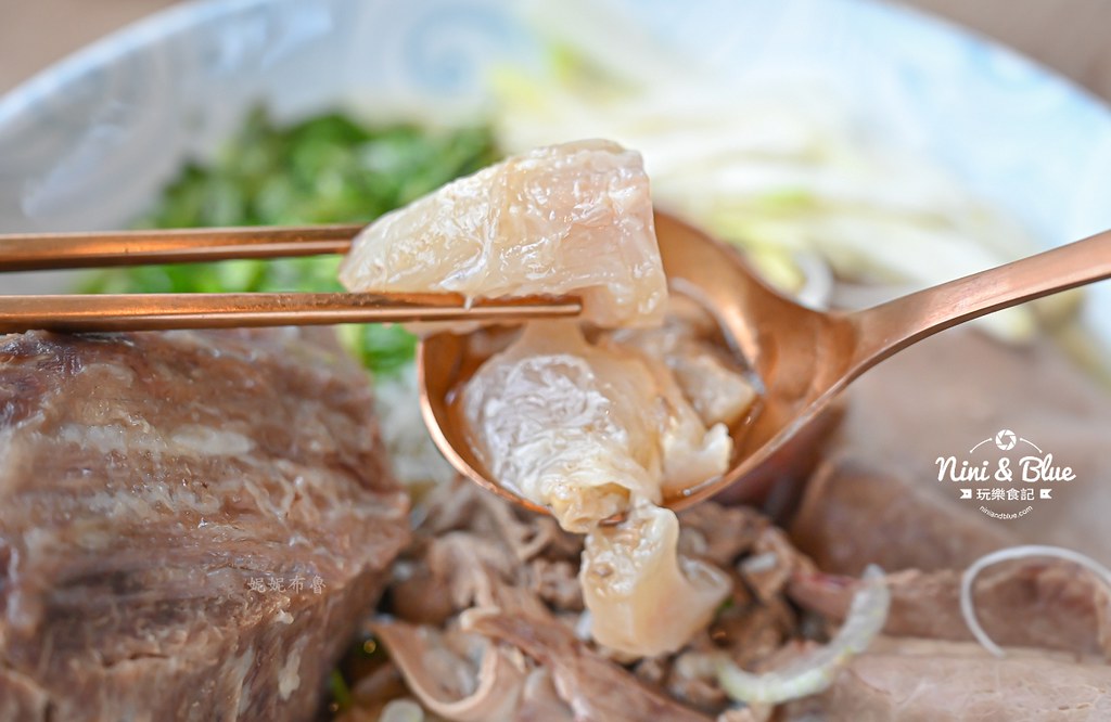 兩兄弟美式河粉，超狂牛肉湯頭濃郁到上癮！紅玉紅茶免費暢飲