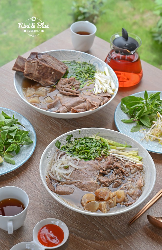 兩兄弟美式河粉，超狂牛肉湯頭濃郁到上癮！紅玉紅茶免費暢飲