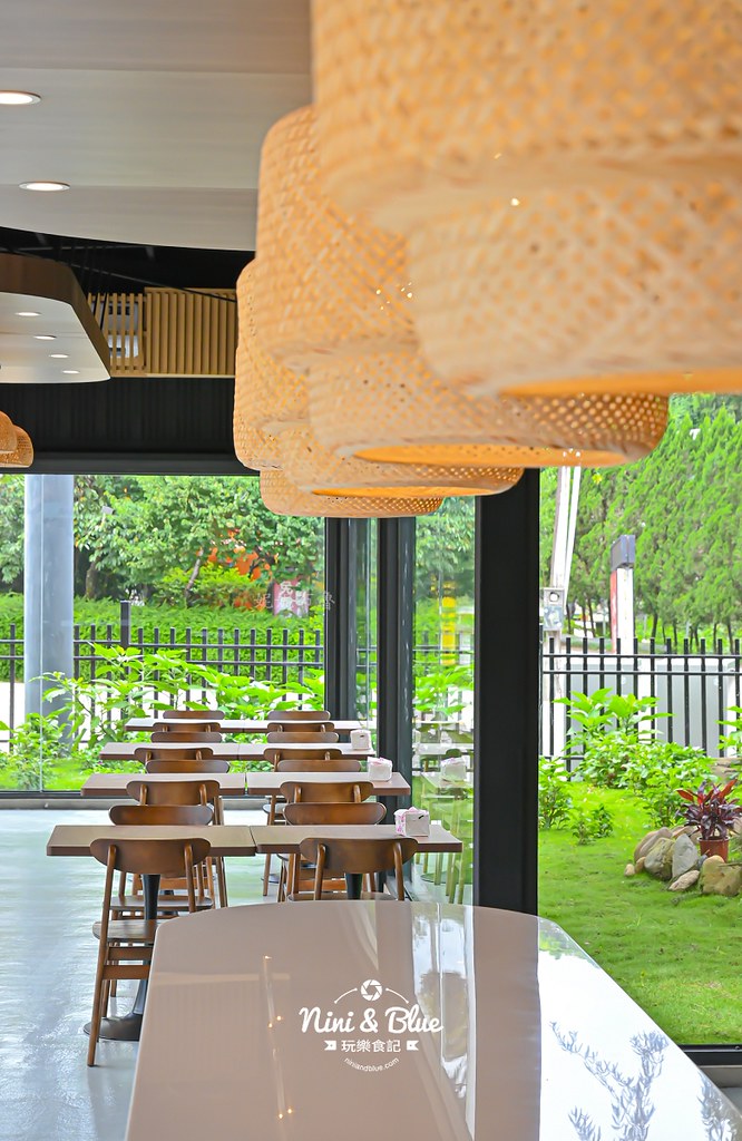 兩兄弟美式河粉，超狂牛肉湯頭濃郁到上癮！紅玉紅茶免費暢飲