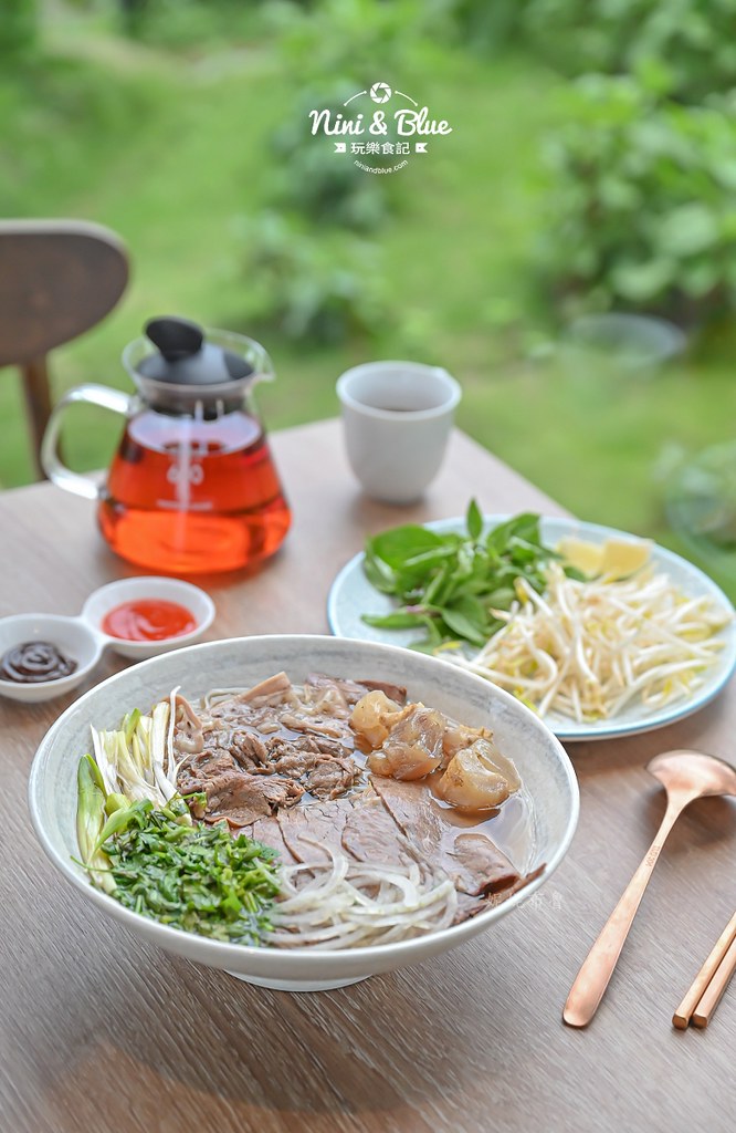 兩兄弟美式河粉，超狂牛肉湯頭濃郁到上癮！紅玉紅茶免費暢飲