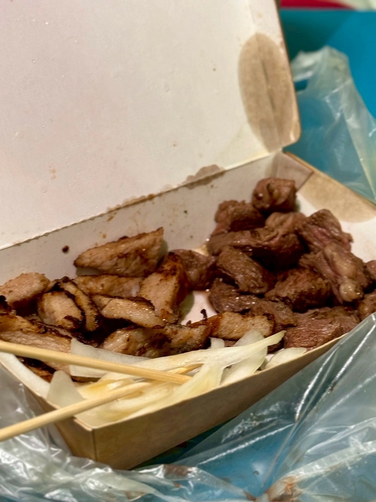 台南武聖夜市美食攻略│這9間絕對必吃│蔥油餅/滷味/拔絲地瓜