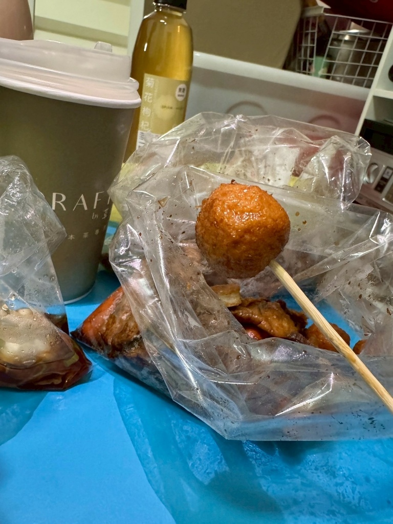 台南武聖夜市美食攻略│這9間絕對必吃│蔥油餅/滷味/拔絲地瓜