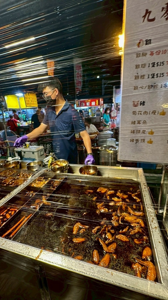 台南武聖夜市美食攻略│這9間絕對必吃│蔥油餅/滷味/拔絲地瓜
