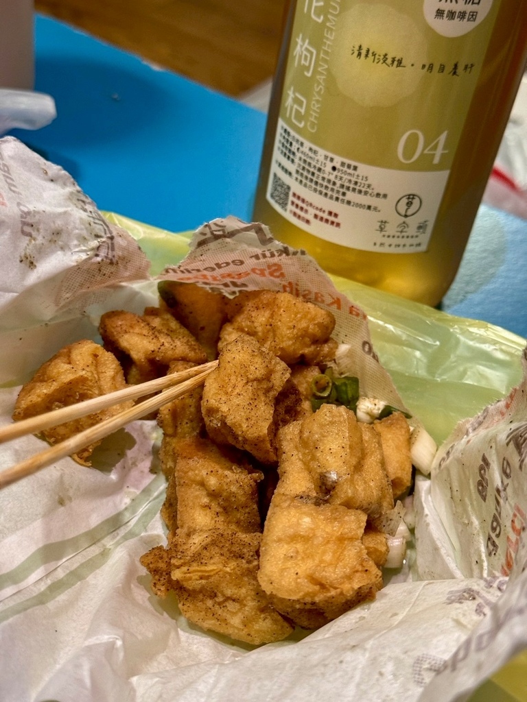 台南武聖夜市美食攻略│這9間絕對必吃│蔥油餅/滷味/拔絲地瓜