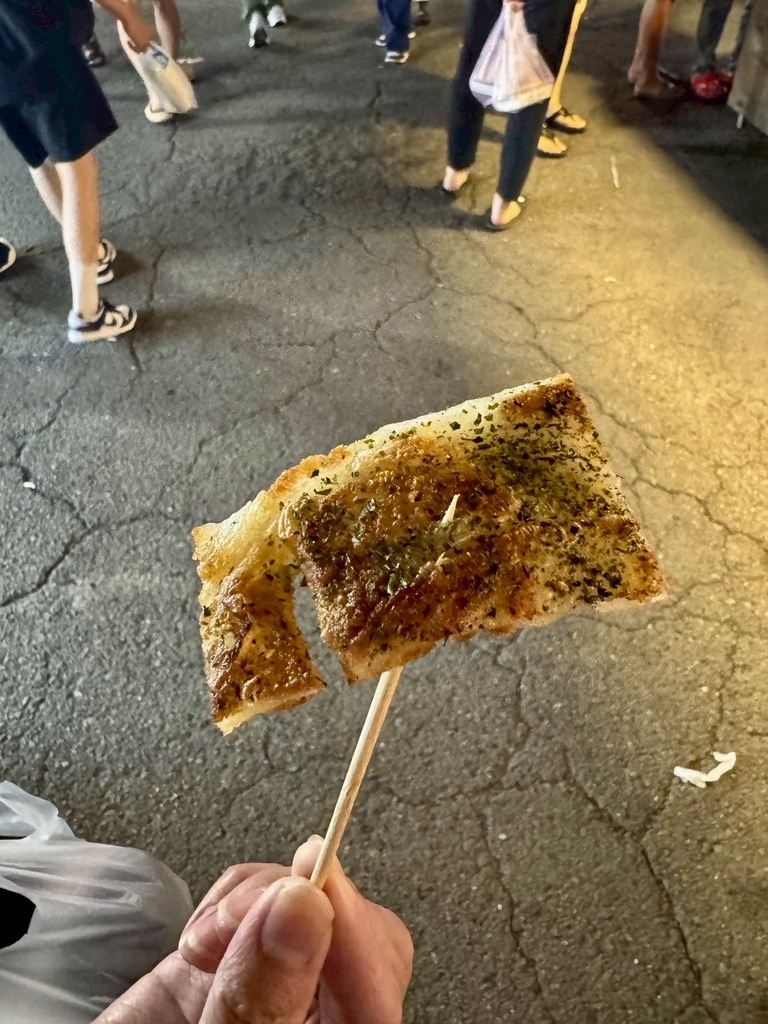 台南武聖夜市美食攻略│這9間絕對必吃│蔥油餅/滷味/拔絲地瓜