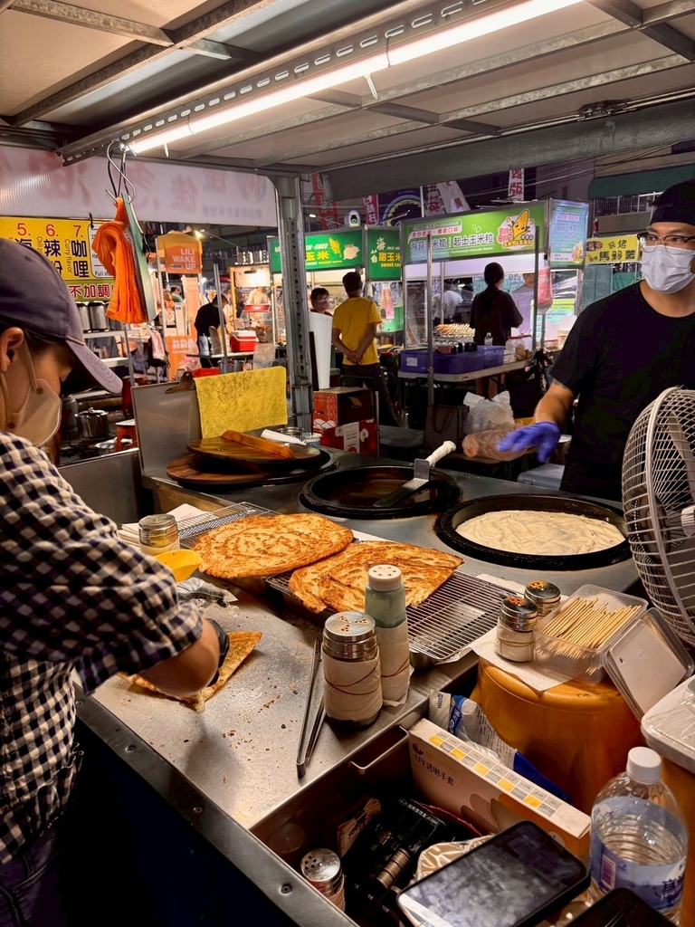 台南武聖夜市美食攻略│這9間絕對必吃│蔥油餅/滷味/拔絲地瓜