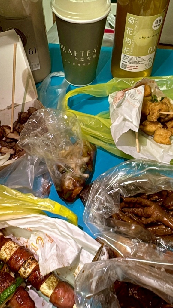 台南武聖夜市美食攻略│這9間絕對必吃│蔥油餅/滷味/拔絲地瓜