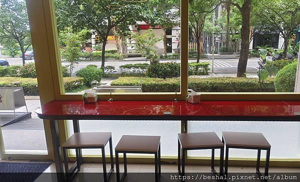 《林口早午餐推薦》在地友人激推《拿靠早午餐》：脆皮蛋餅、泡菜