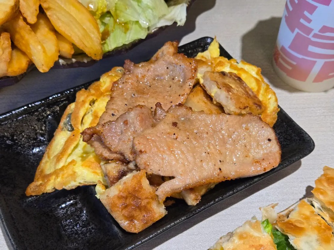 拿靠早午餐 林口忠孝店｜脆皮蛋餅外酥內嫩太邪惡！蘿蔔糕加里肌肉飽足感爆棚！林口早午餐推薦、新北美食推薦、林口打卡餐廳推薦 - 佛系旅遊筆記