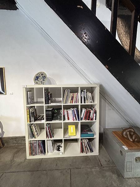 台南中西區咖啡秘境!老宅改造B.B.CAFE小黑熊咖啡,獨特藝廊結合早午餐。