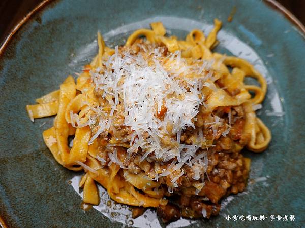 波隆納肉醬手工麵-艷陽下義大利小餐館雞蛋麵 (1).jpg