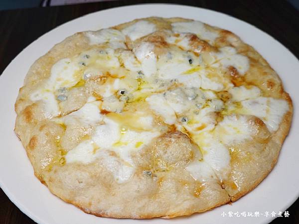 5種起司披薩-艷陽下義大利小餐館 (2).jpg