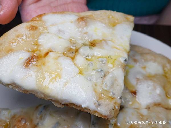 5種起司披薩-艷陽下義大利小餐館 (1).jpg