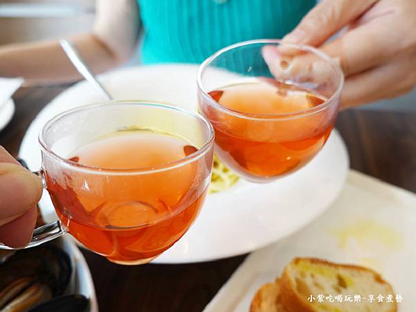 熱荔枝貴妃果粒茶-艷陽下義大利小餐館 (3).jpg