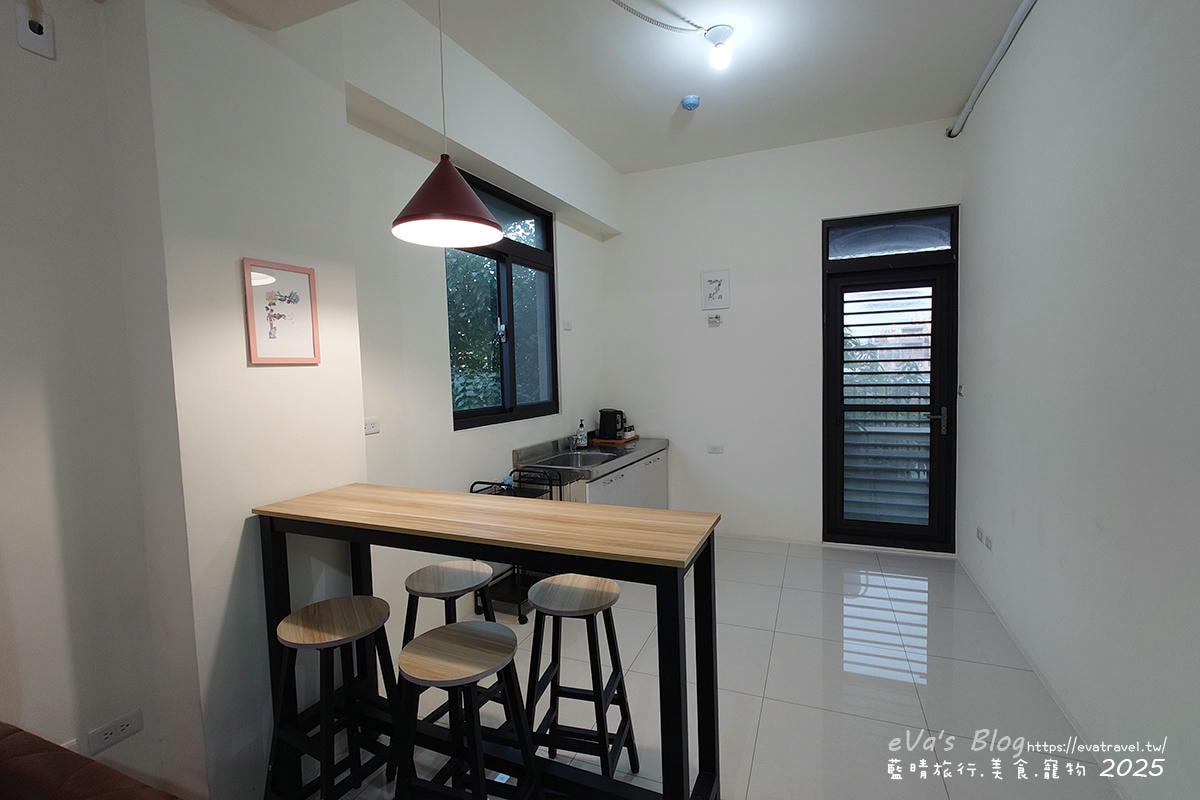 梨幸日和 高雄岡山民宿推薦|近捷運、火車站,舒適家庭房型空間寬敞