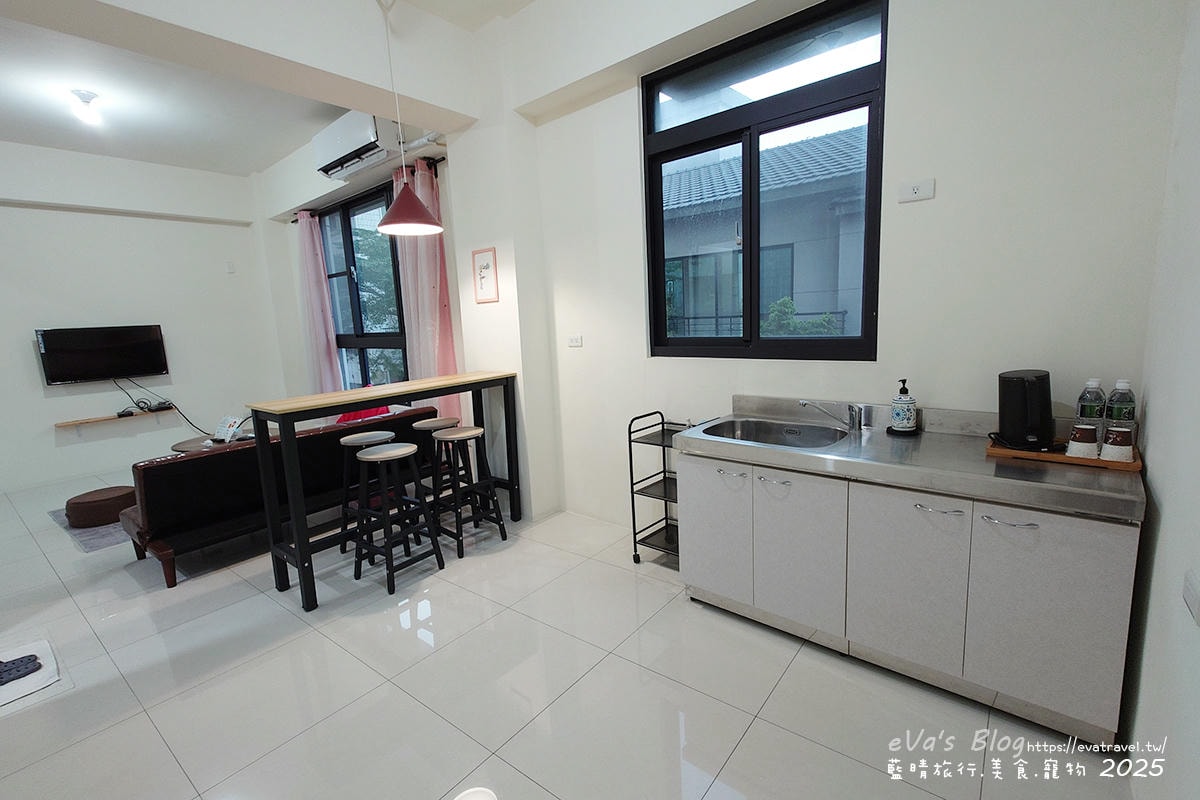 梨幸日和 高雄岡山民宿推薦|近捷運、火車站,舒適家庭房型空間寬敞