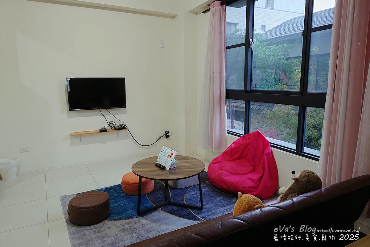 梨幸日和 高雄岡山民宿推薦|近捷運、火車站,舒適家庭房型空間寬敞