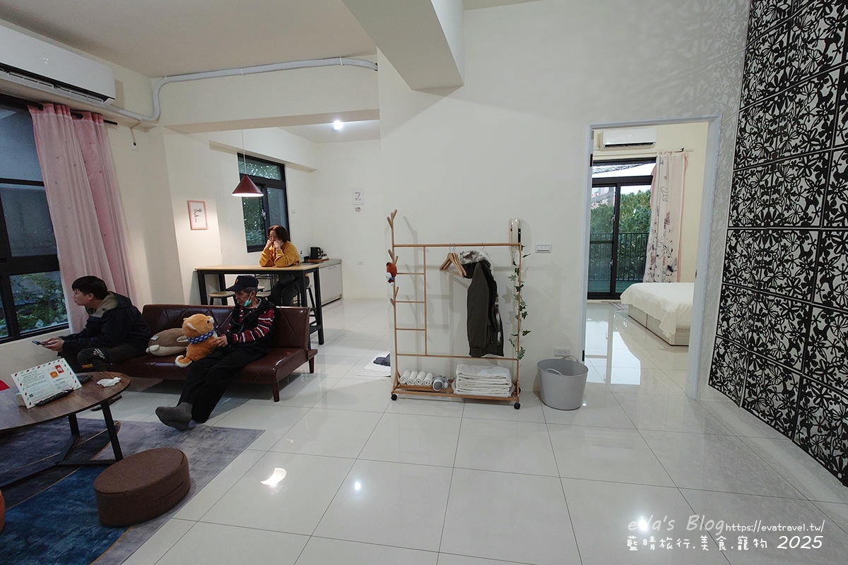 梨幸日和 高雄岡山民宿推薦|近捷運、火車站,舒適家庭房型空間寬敞
