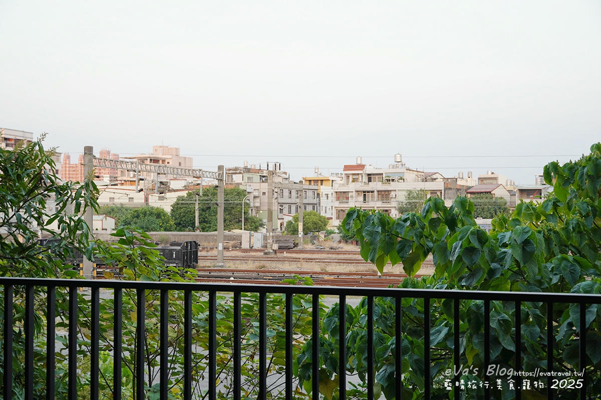 梨幸日和 高雄岡山民宿推薦|近捷運、火車站,舒適家庭房型空間寬敞
