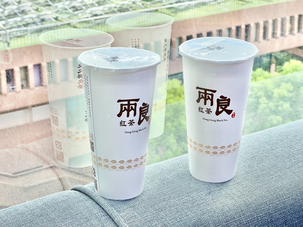 （三重飲料）兩良紅茶三重店～ 茶味濃郁不苦澀、冰淇淋紅茶超消