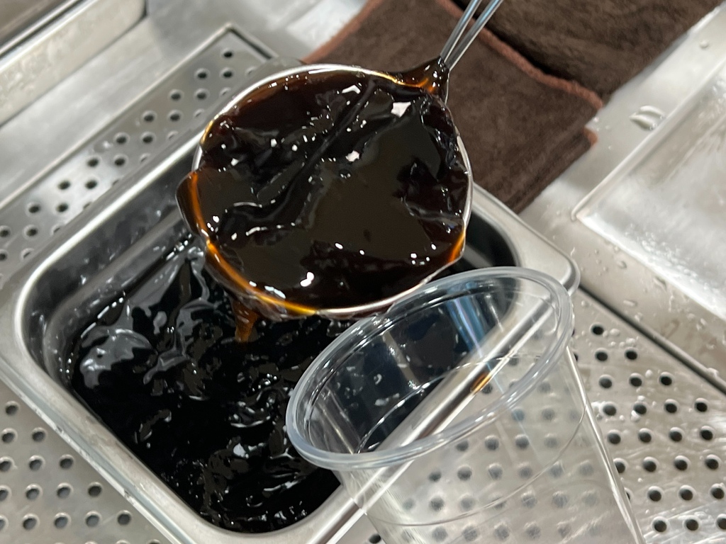 （三重飲料）兩良紅茶三重店～ 茶味濃郁不苦澀、冰淇淋紅茶超消