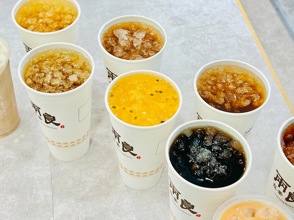 （三重飲料）兩良紅茶三重店～ 茶味濃郁不苦澀、冰淇淋紅茶超消