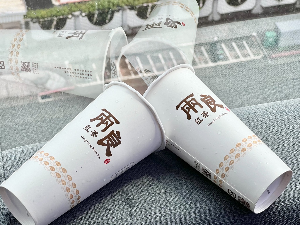 （三重飲料）兩良紅茶三重店～ 茶味濃郁不苦澀、冰淇淋紅茶超消