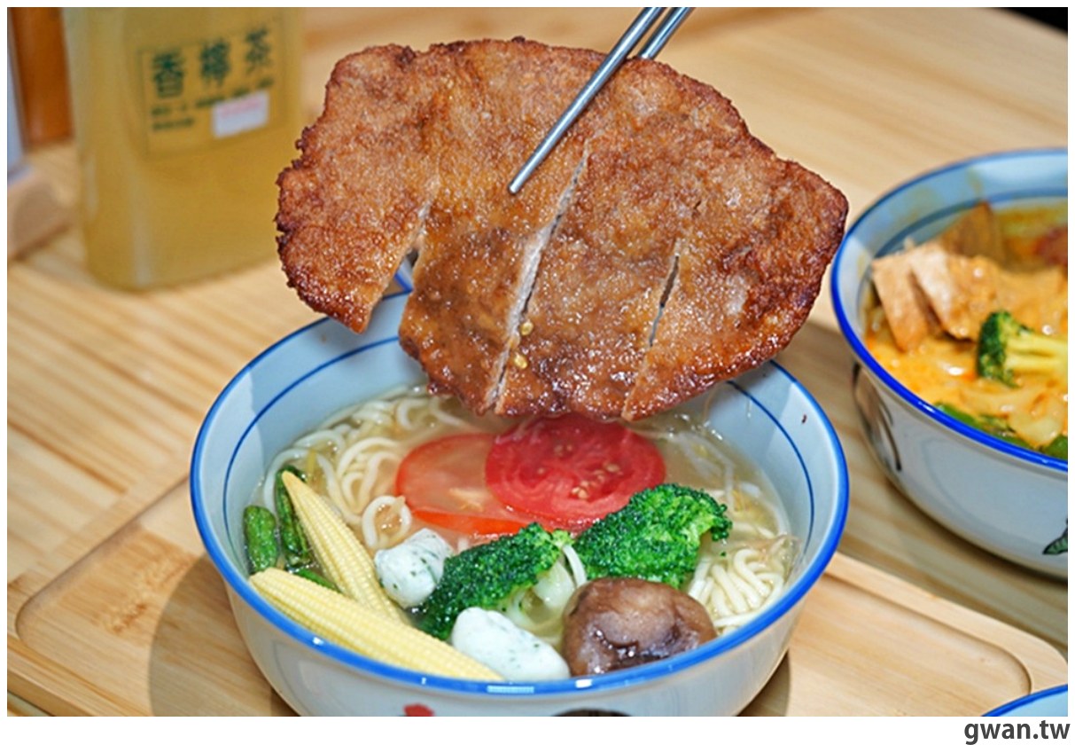 熱浪島新品牌蔬食個人餐，素食也能享受南洋異國風，近北屯Costo！