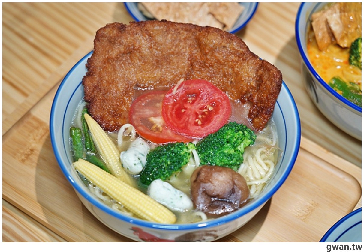 熱浪島新品牌蔬食個人餐，素食也能享受南洋異國風，近北屯Costo！