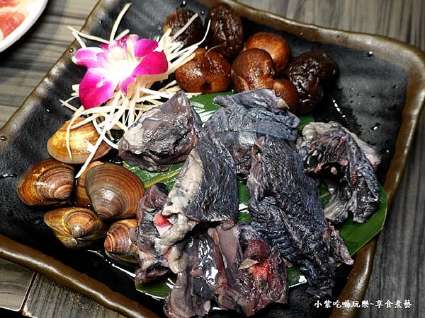 香菇蛤蜊烏骨雞主食-好食多涮涮鍋雙城店.jpg