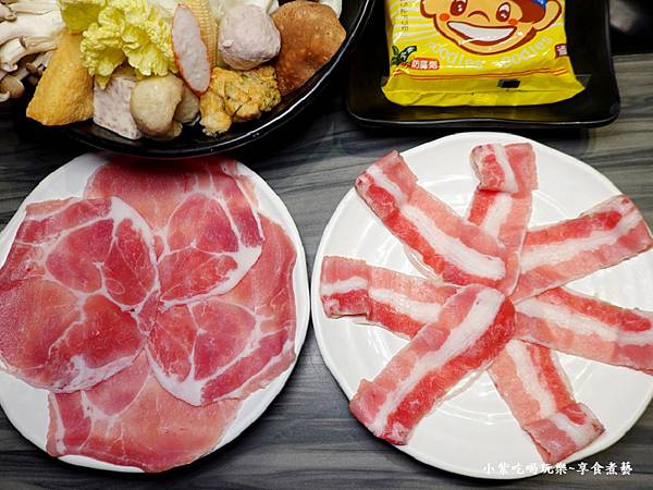 招待豬梅花、牛五花肉盤-好食多涮涮鍋雙城店.jpg