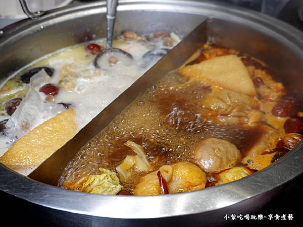 小辣四川麻辣湯底-好食多涮涮鍋雙城店 (2).jpg