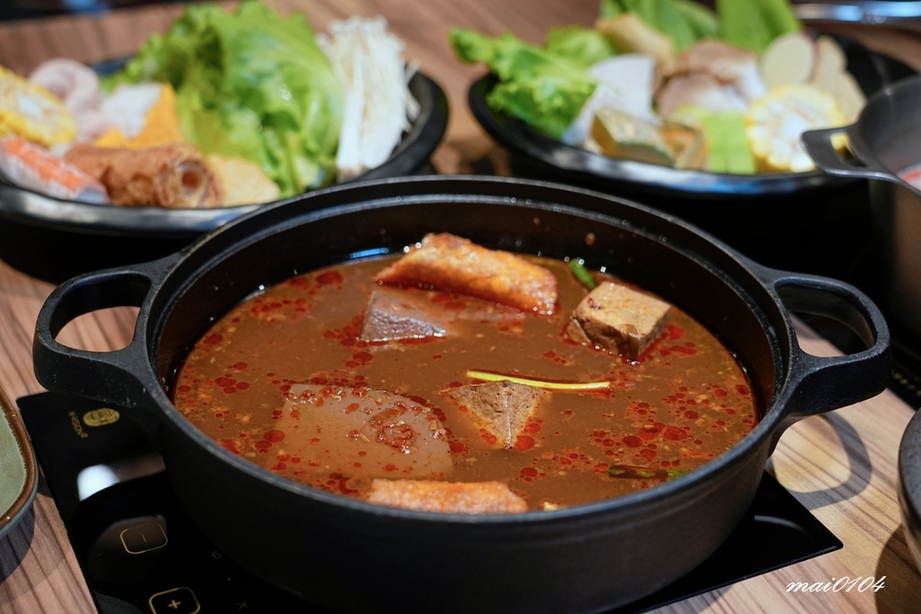 中壢新開幕!營業至凌晨二點的十二段鍋物堂,個人鍋最低398元