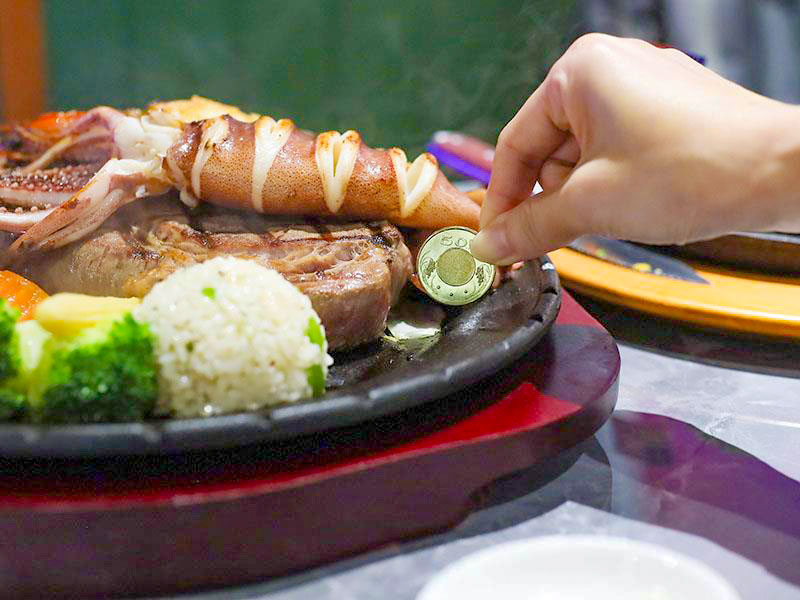 新竹必吃牛排！史堤克牛排新竹店巨無霸牛排、自助吧吃到飽高CP值首選。