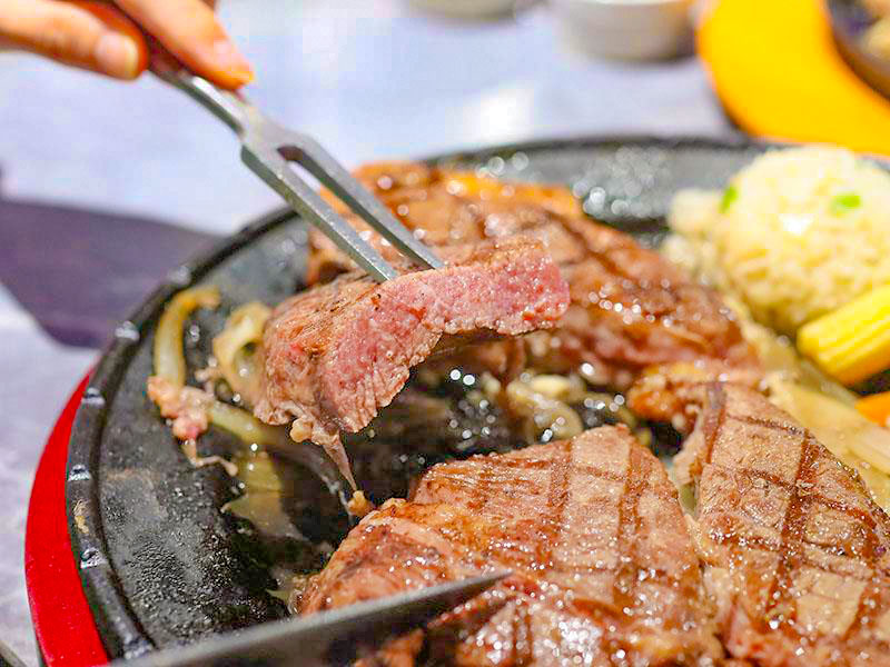 新竹必吃牛排！史堤克牛排新竹店巨無霸牛排、自助吧吃到飽高CP值首選。