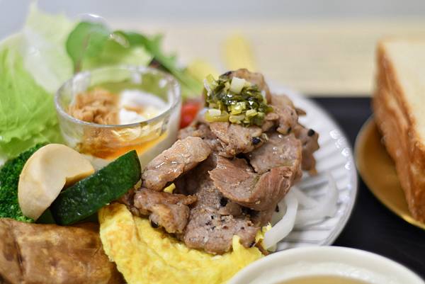 台南市東區的隱藏早午餐，老闆覺得你很餓！禾食堂早午餐讓你從早飽到晚 ！