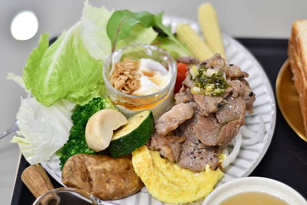 台南市東區的隱藏早午餐，老闆覺得你很餓！禾食堂早午餐讓你從早飽到晚 ！