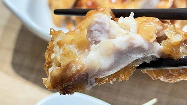 終於遇到合格的炸豬排店！雞嫩、蝦脆、蛋香濃，等再久也甘願！【